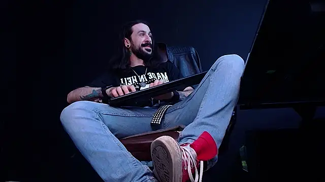 AxelColton online show from 11-16-25, 11:05