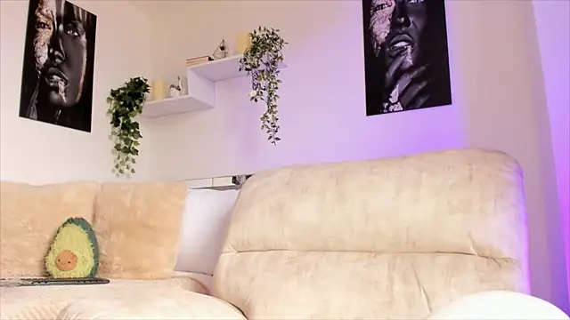 Alissonroses online show from 01-24-25, 04:28