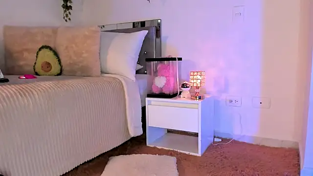 Alissonroses online show from 10-31-25, 11:50