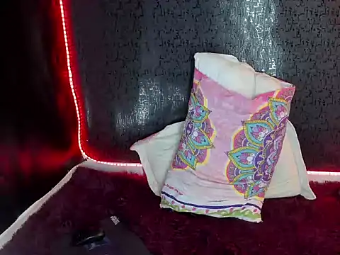 Snapshot of katizaldana chatting on 02-05-25, 04:16 katizaldana online show from 02-05-25, 04:16