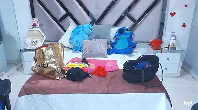 Snapshot of natalia5560 chatting on 01-24-25, 01:03 natalia5560 online show from 01-24-25, 01:03