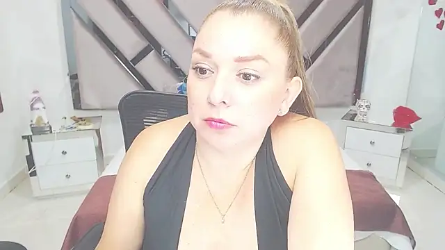 Snapshot of natalia5560 chatting on 03-04-25, 01:59 natalia5560 online show from 03-04-25, 01:59