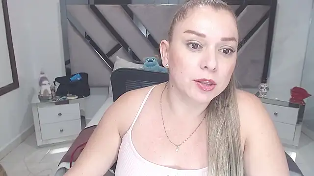 Snapshot of natalia5560 chatting on 03-11-25, 05:57 natalia5560 online show from 03-11-25, 05:57