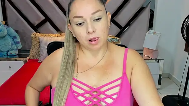 Snapshot of natalia5560 chatting on 09-15-25, 12:16 natalia5560 online show from 09-15-25, 12:16