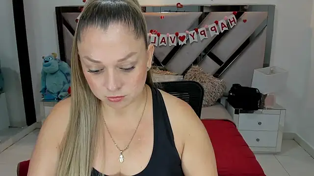 Snapshot of natalia5560 chatting on 09-30-25, 01:27 natalia5560 online show from 09-30-25, 01:27