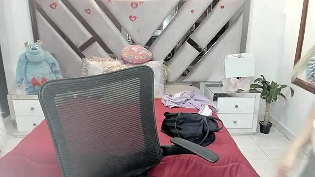 Snapshot of natalia5560 chatting on 11-13-25, 01:21 natalia5560 online show from 11-13-25, 01:21