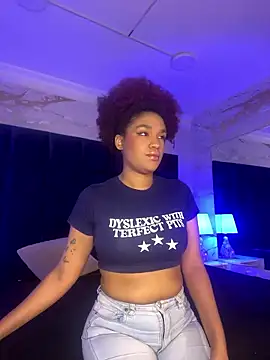 Snapshot of loladupont chatting on 01-12-26, 03:12 loladupont online show from 01-12-26, 03:12