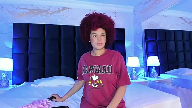 Snapshot of loladupont chatting on 02-18-26, 03:13 loladupont online show from 02-18-26, 03:13