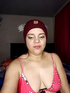 Snapshot of AriaYummy chatting on 01-06-25, 12:27 AriaYummy online show from 01-06-25, 12:27