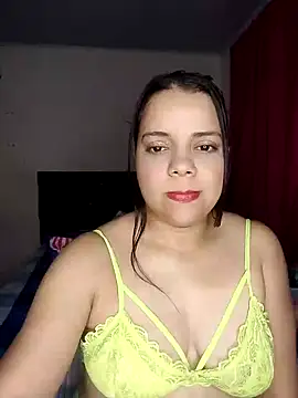 Snapshot of AriaYummy chatting on 01-09-25, 01:50 AriaYummy online show from 01-09-25, 01:50