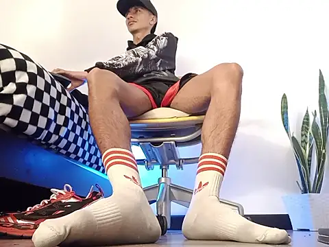 Snapshot of codysmith chatting on 12-19-25, 01:12 codysmith online show from 12-19-25, 01:12