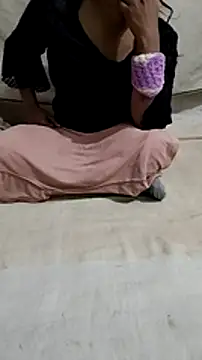 Snapshot of Looliya02 chatting on 12-25-24, 07:24 Looliya02 online show from 12-25-24, 07:24