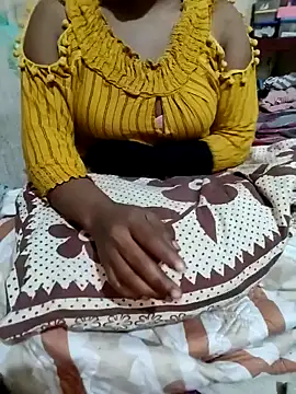 Snapshot of Looliya02 chatting on 01-08-25, 10:26 Looliya02 online show from 01-08-25, 10:26