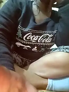 Snapshot of Looliya02 chatting on 01-12-25, 05:56 Looliya02 online show from 01-12-25, 05:56