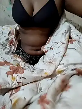 Snapshot of Looliya02 chatting on 01-18-25, 12:36 Looliya02 online show from 01-18-25, 12:36