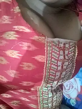 Snapshot of Looliya02 chatting on 02-20-25, 05:44 Looliya02 online show from 02-20-25, 05:44