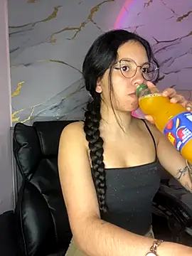 Rosita forever  online show from 10-16-25, 02:07