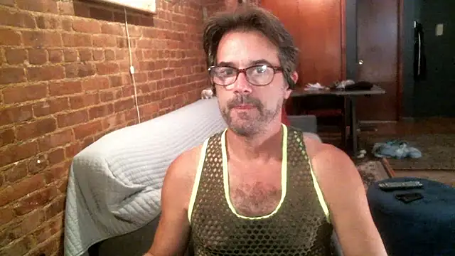 Johnny Bottoms online show from 09-28-25, 01:38