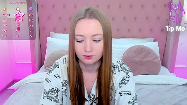 Snapshot of ChloeSug chatting on 11-09-25, 08:18 ChloeSug online show from 11-09-25, 08:18