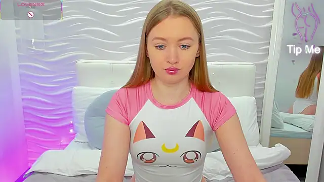 Snapshot of ChloeSug chatting on 11-25-25, 01:11 ChloeSug online show from 11-25-25, 01:11