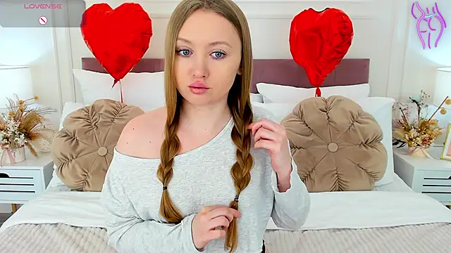 Snapshot of ChloeSug chatting on 02-17-26, 08:15 ChloeSug online show from 02-17-26, 08:15