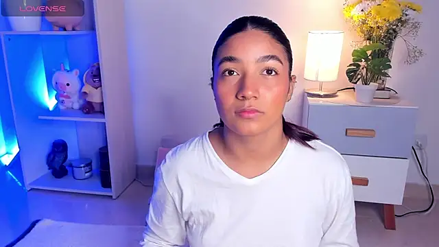 martina roldam online show from 01-24-25, 01:03