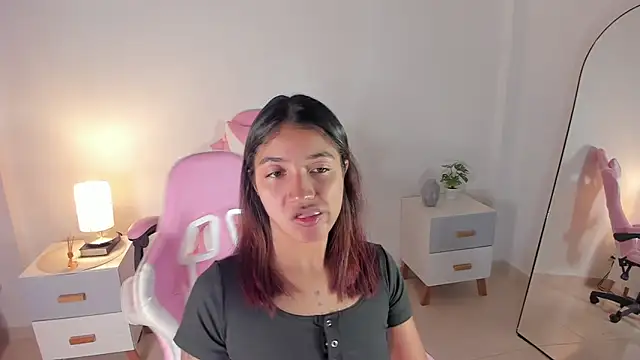 martina roldam online show from 09-30-25, 01:21