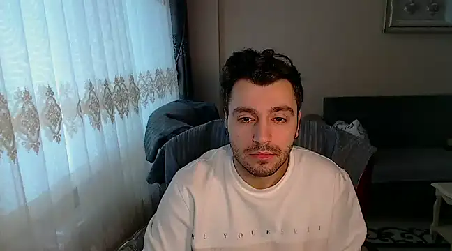 handsomeee04 online show from 02-08-25, 01:54