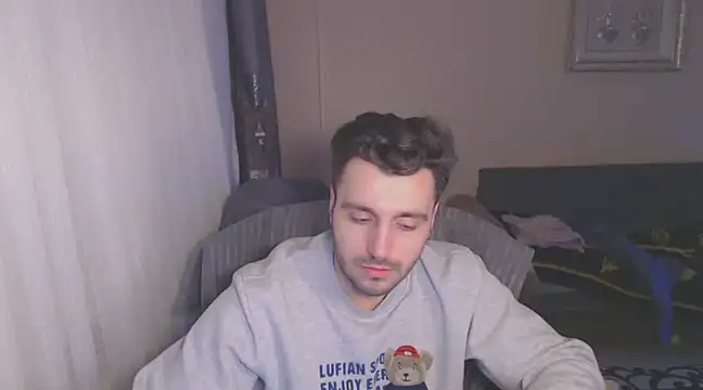 handsomeee04 online show from 03-09-25, 12:10