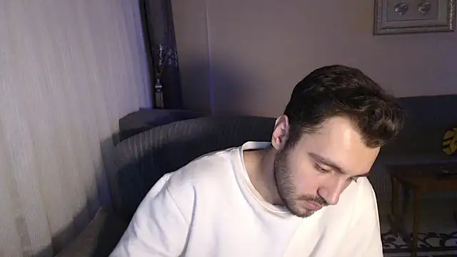 handsomeee04 online show from 10-21-25, 09:48