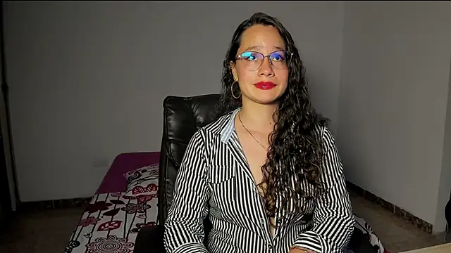 Snapshot of emmaTorres1 chatting on 02-28-25, 11:23 emmaTorres1 online show from 02-28-25, 11:23
