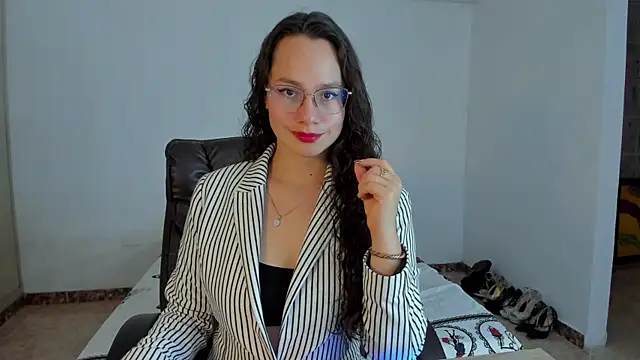 Snapshot of emmaTorres1 chatting on 03-11-25, 09:04 emmaTorres1 online show from 03-11-25, 09:04