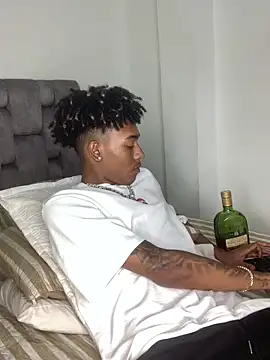 Boy cock18 online show from 03-03-25, 12:37