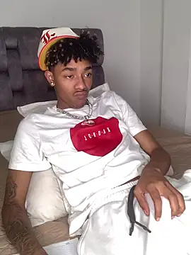 Boy cock18 online show from 03-08-25, 08:22