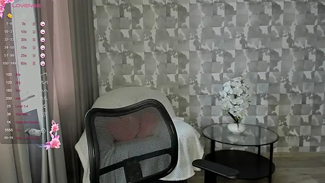 Snapshot of Lovely_Lure chatting on 01-14-25, 10:27 Lovely Lure online show from 01-14-25, 10:27