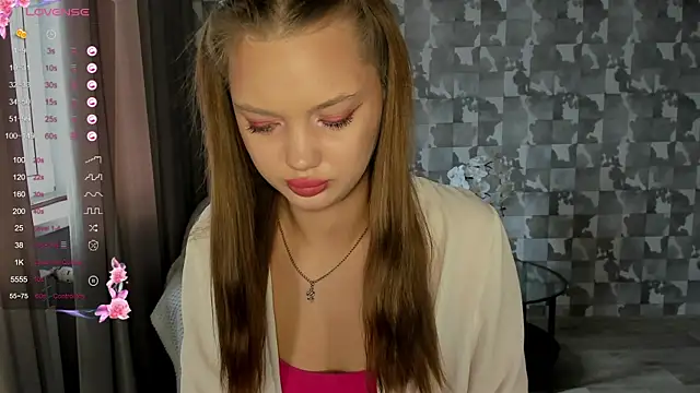 Snapshot of Lovely_Lure chatting on 01-31-25, 09:59 Lovely Lure online show from 01-31-25, 09:59