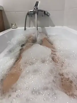 Snapshot of Charlotte_Ros chatting on 12-28-24, 02:42 Charlotte Ros online show from 12-28-24, 02:42