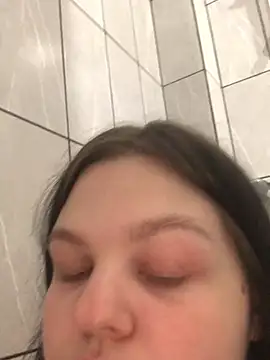 Snapshot of Charlotte_Ros chatting on 01-01-25, 05:33 Charlotte Ros online show from 01-01-25, 05:33