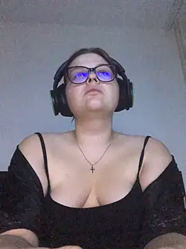 Snapshot of Charlotte_Ros chatting on 10-31-25, 09:16 Charlotte Ros online show from 10-31-25, 09:16