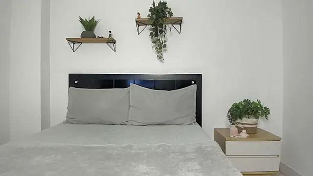 naughty 1girl online show from 03-11-25, 11:59