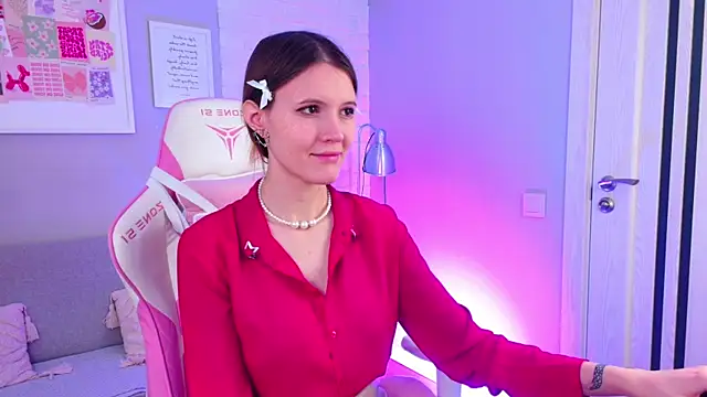 Snapshot of NellieLoyns chatting on 02-23-25, 04:13 NellieLoyns online show from 02-23-25, 04:13