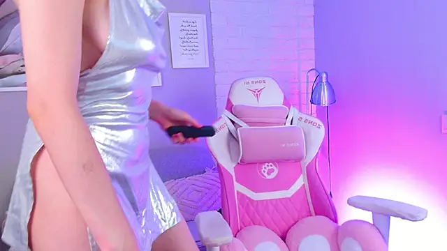 Snapshot of NellieLoyns chatting on 02-23-25, 11:25 NellieLoyns online show from 02-23-25, 11:25