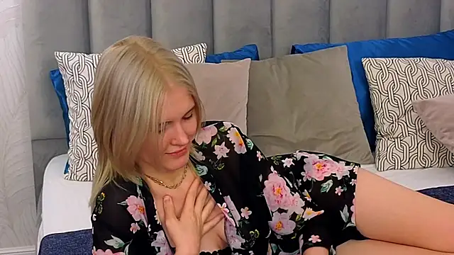 Snapshot of NellieLoyns chatting on 02-27-25, 11:15 NellieLoyns online show from 02-27-25, 11:15