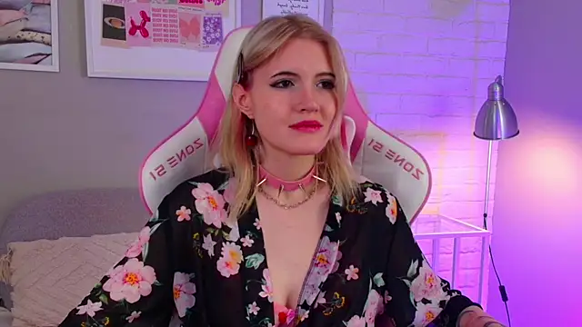 Snapshot of NellieLoyns chatting on 03-04-25, 11:32 NellieLoyns online show from 03-04-25, 11:32