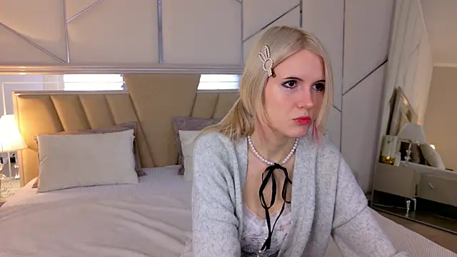 Snapshot of NellieLoyns chatting on 03-06-25, 05:11 NellieLoyns online show from 03-06-25, 05:11