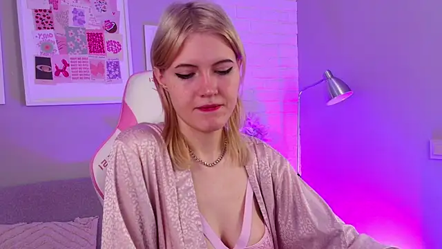 Snapshot of NellieLoyns chatting on 03-10-25, 05:07 NellieLoyns online show from 03-10-25, 05:07