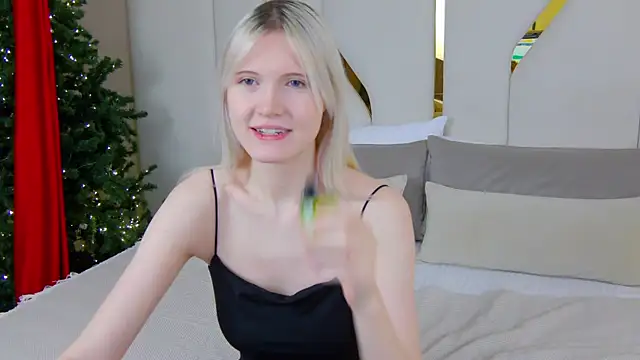 Snapshot of NellieLoyns chatting on 12-03-25, 06:28 NellieLoyns online show from 12-03-25, 06:28