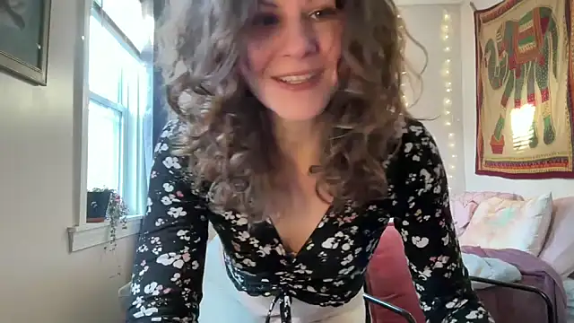 Snapshot of leahsparkles chatting on 02-23-25, 12:48 leahsparkles online show from 02-23-25, 12:48