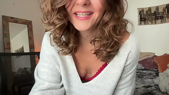 Snapshot of leahsparkles chatting on 11-18-25, 03:49 leahsparkles online show from 11-18-25, 03:49