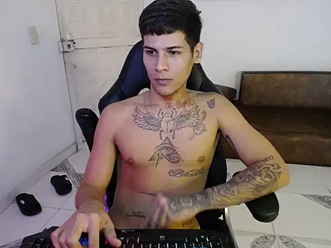 Clyde019 online show from 12-21-24, 02:04